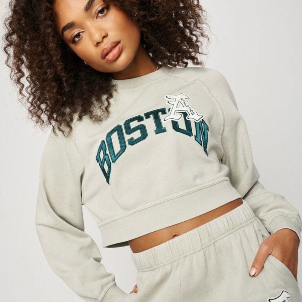 Garage Cropped Sweatshirt Women's M Boston Athletics Crewneck Lt Sage Green Y2K